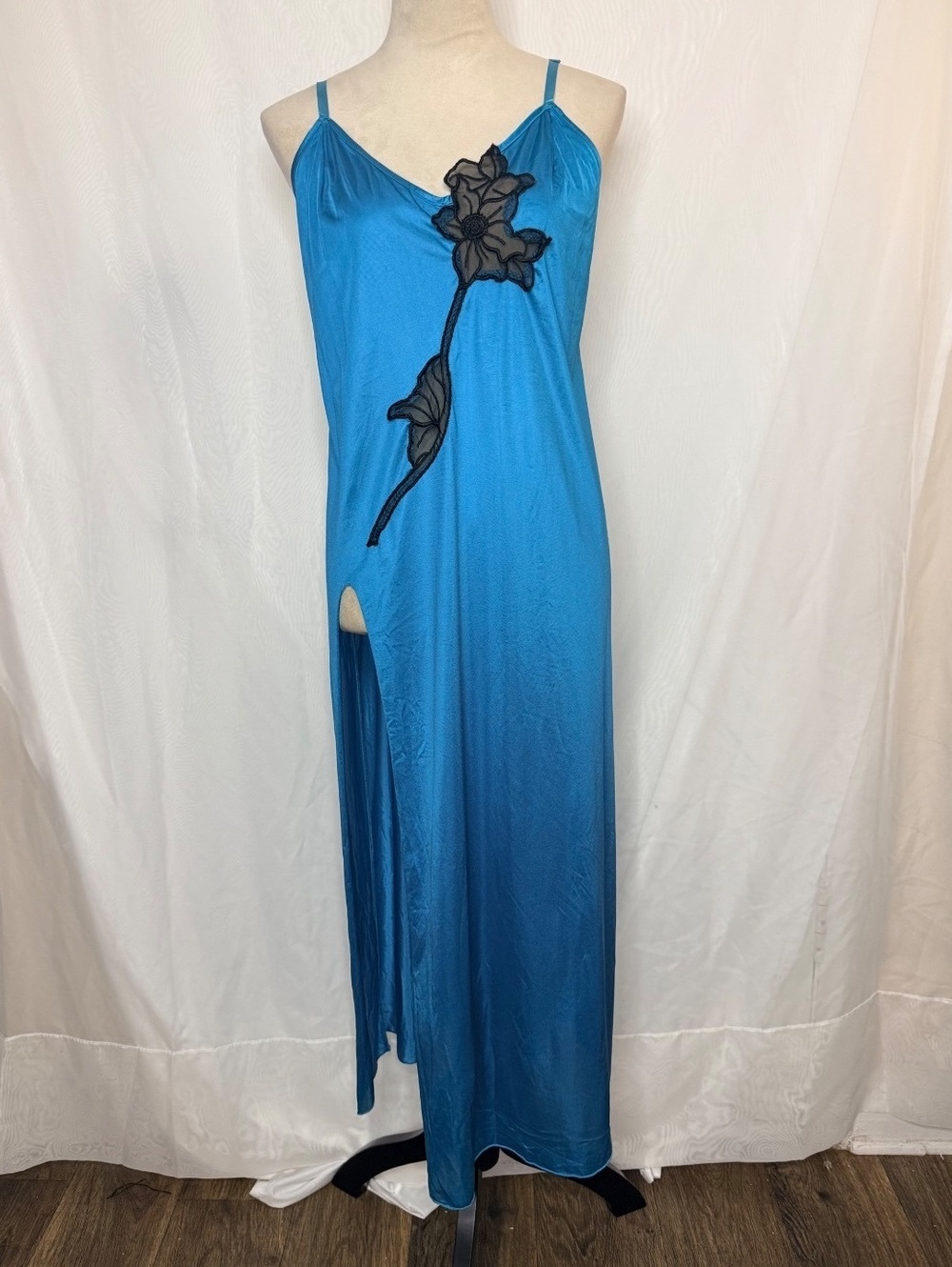 Y2K Late 90’s Vintage Frederick’s of Hollywood Blue Floral Lace Negligee 1X